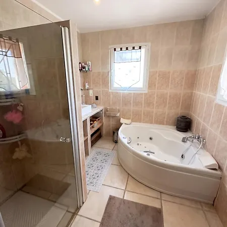Belle Avec Piscine Privee A וילה